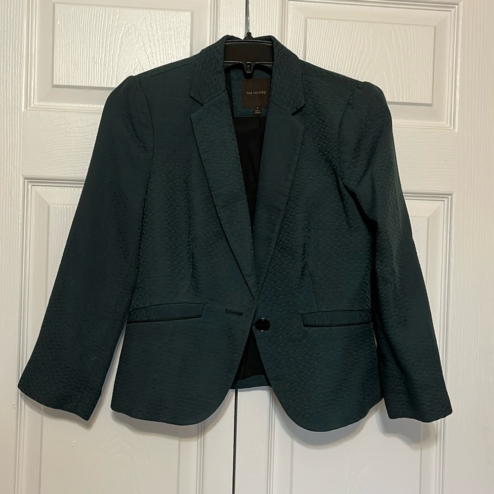 Dark green shimmery blazer with pockets!